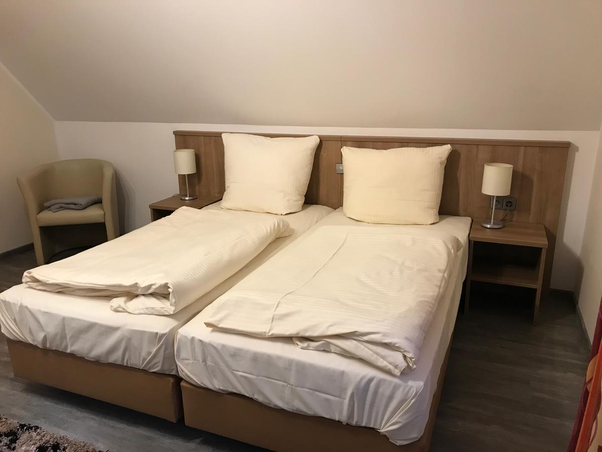 Apartment-Pension Schwalbennest Herzogenaurach Værelse billede